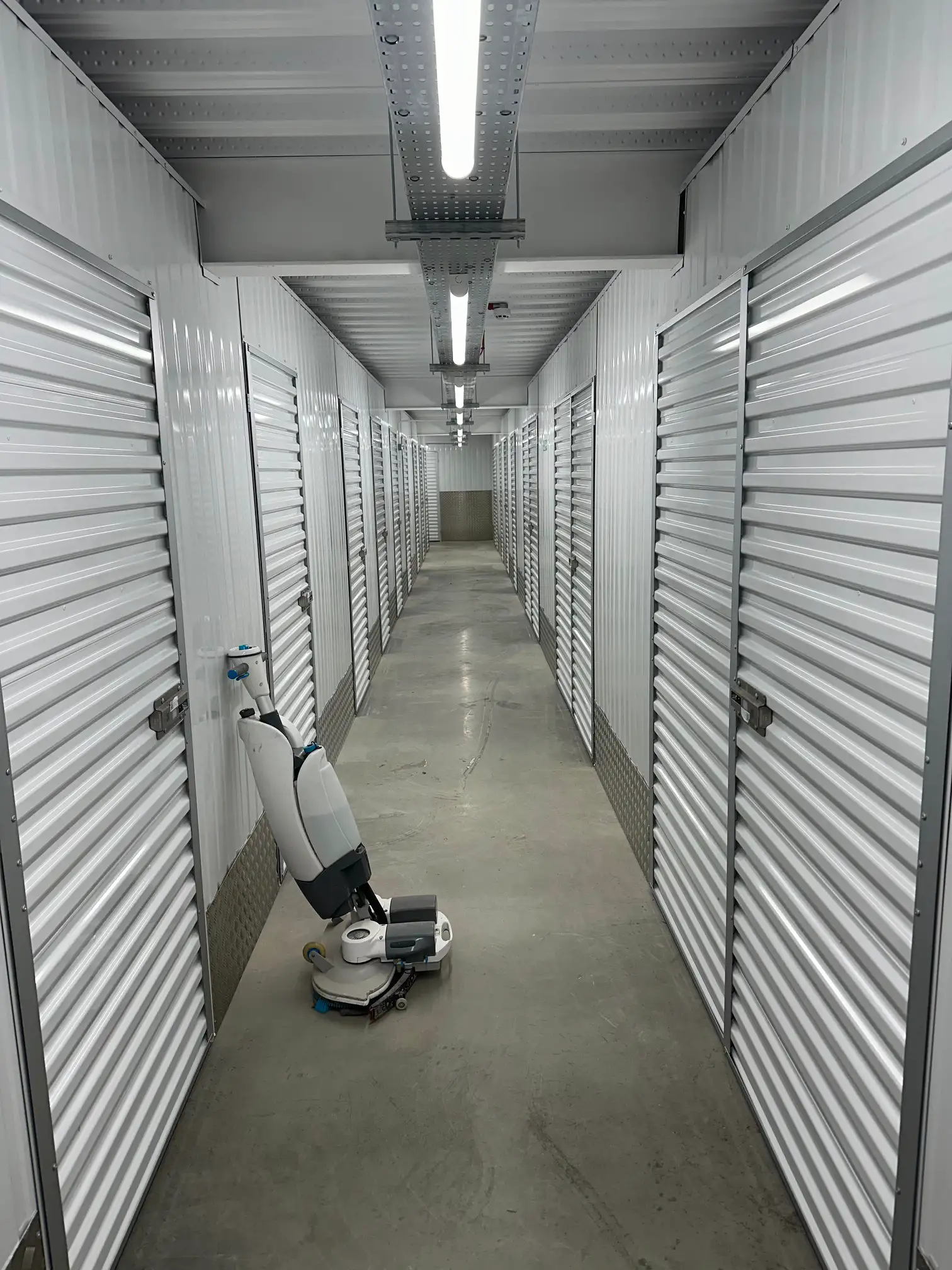 Comprehensive Contract Clean of a 25,000 sq. ft. Self-Storage Outlet in Chesterfield